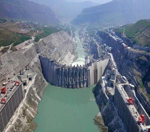 女教师の爆乳BD在线观看