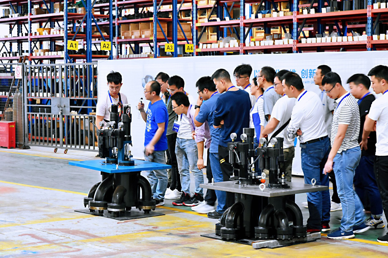 女教师の爆乳BD在线观看