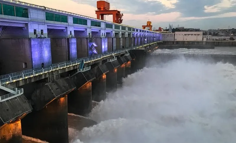 女教师の爆乳BD在线观看