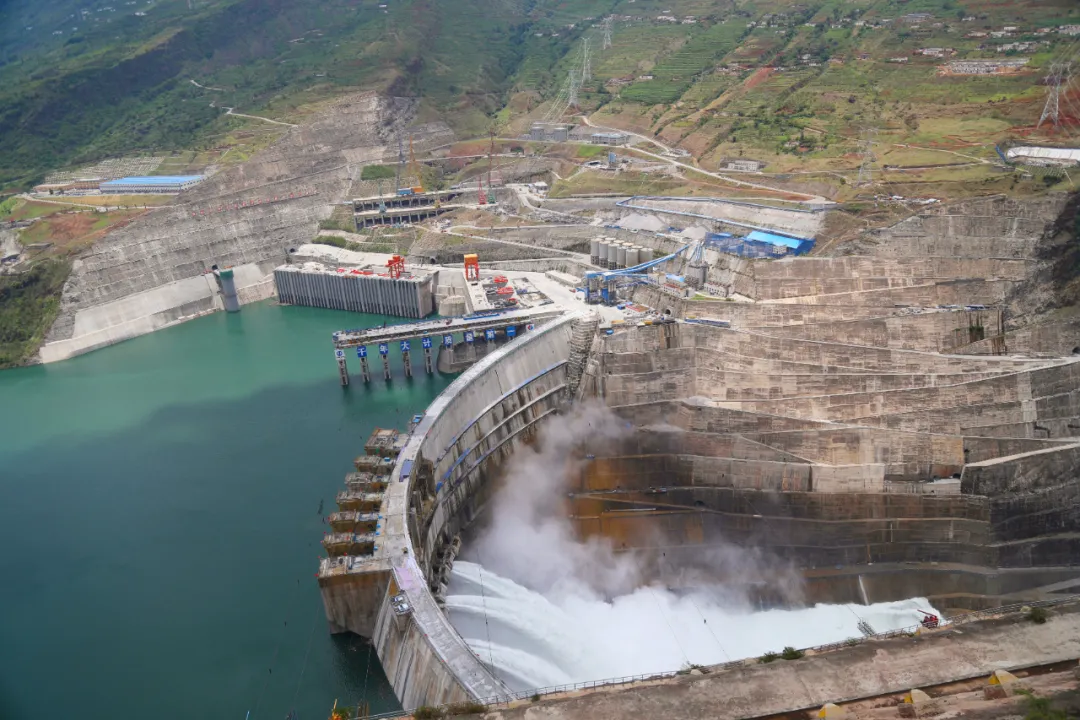 女教师の爆乳BD在线观看