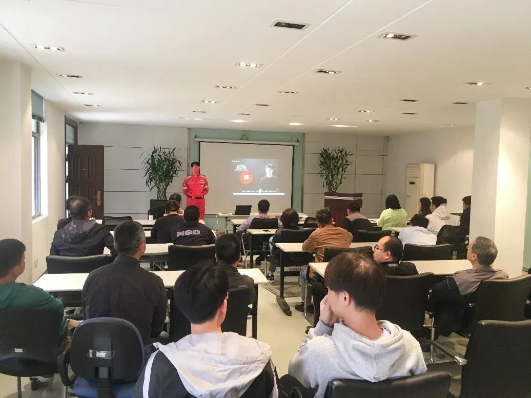 女教师の爆乳BD在线观看