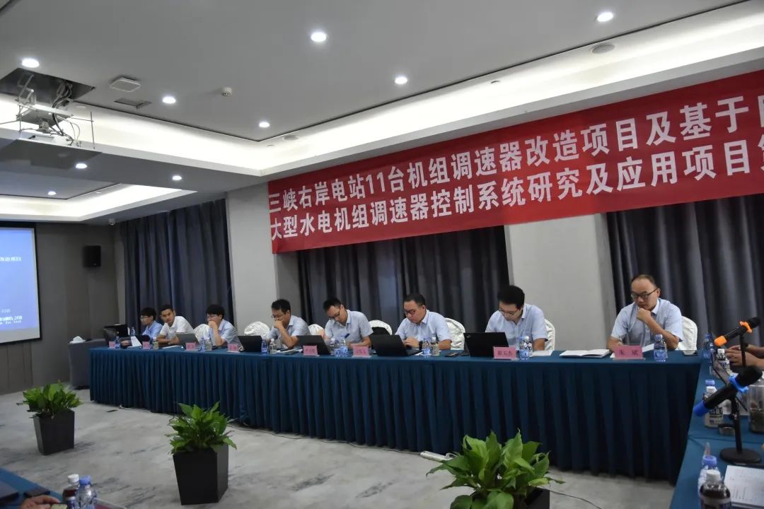 女教师の爆乳BD在线观看