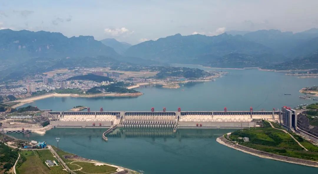 女教师の爆乳BD在线观看