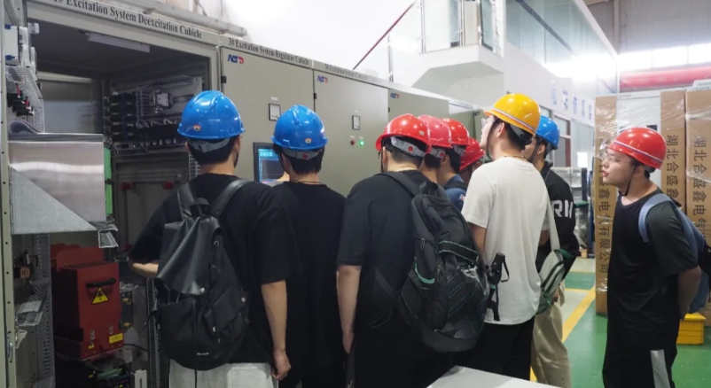 女教师の爆乳BD在线观看