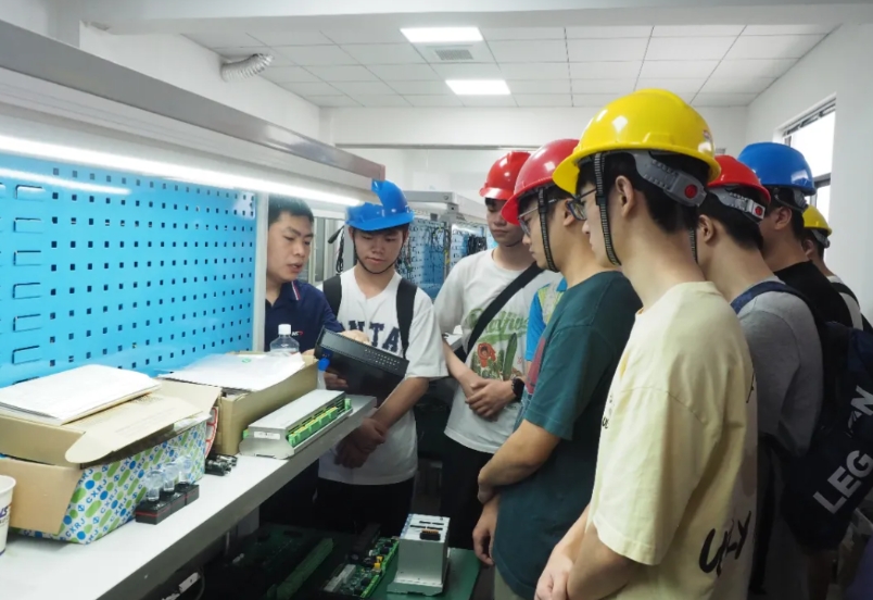 女教师の爆乳BD在线观看