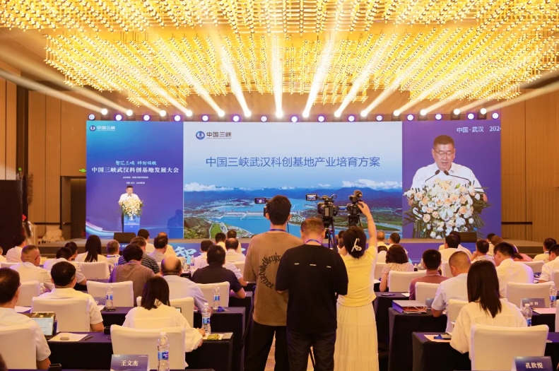 女教师の爆乳BD在线观看